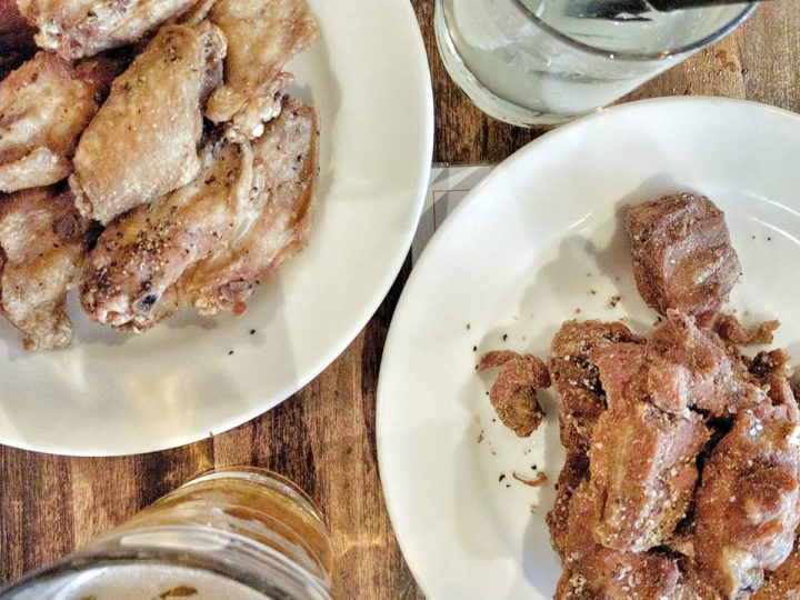 Travelling Foodie Eats and Drinks: Wings, Dry Ribs and Beer at Earl's King Street