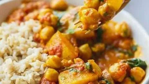 Caribbean Chickpea and Potato Curry
