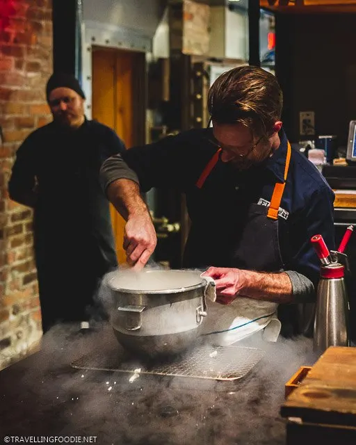 Michelin Chef Phillip Foss doing Liquid Nitrogen at H4C par Dany Bolduc for Montreal en Lumiere 2020 Tasting Menu