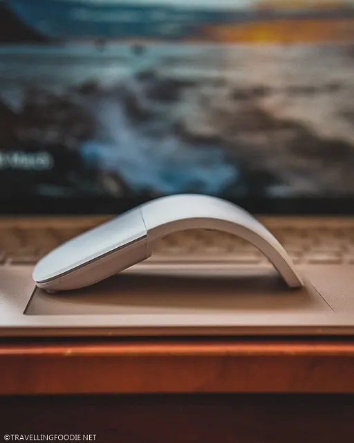 Side View of Microsoft Arc Mouse curved
