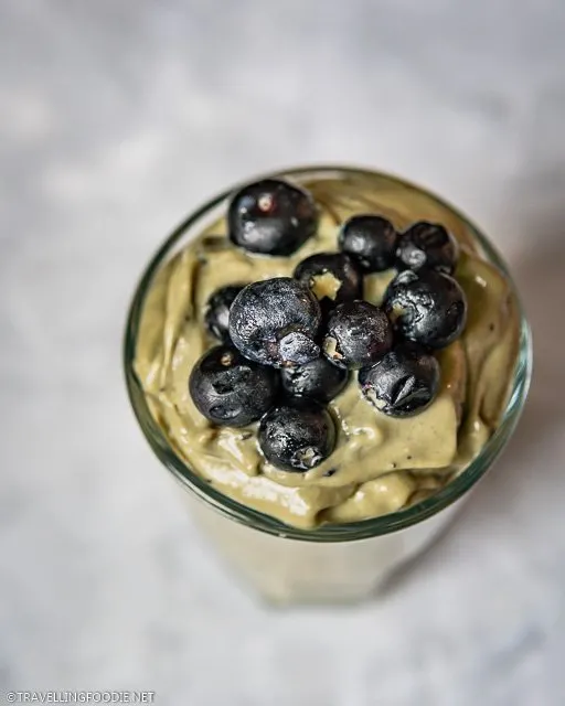 Avocado Smoothie {With Blueberries} –