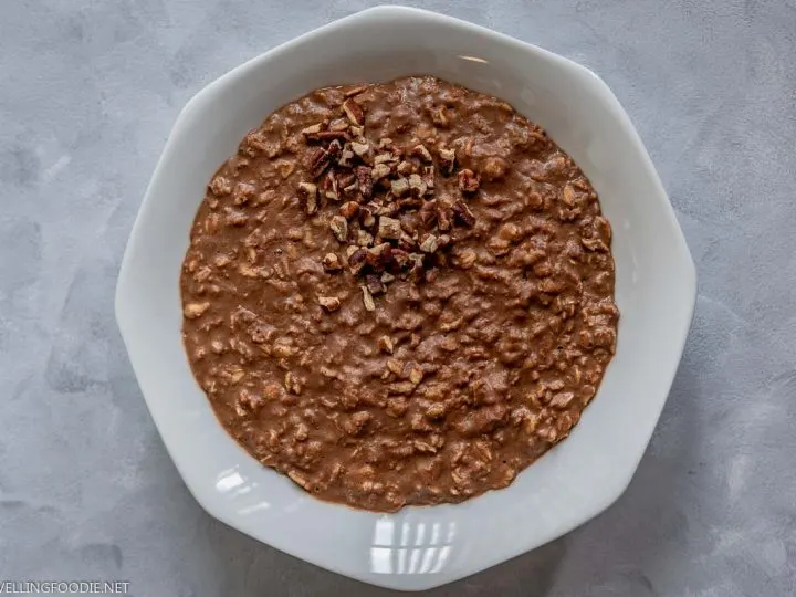 Healthy Chocolate Oatmeal Breakfast Bowl