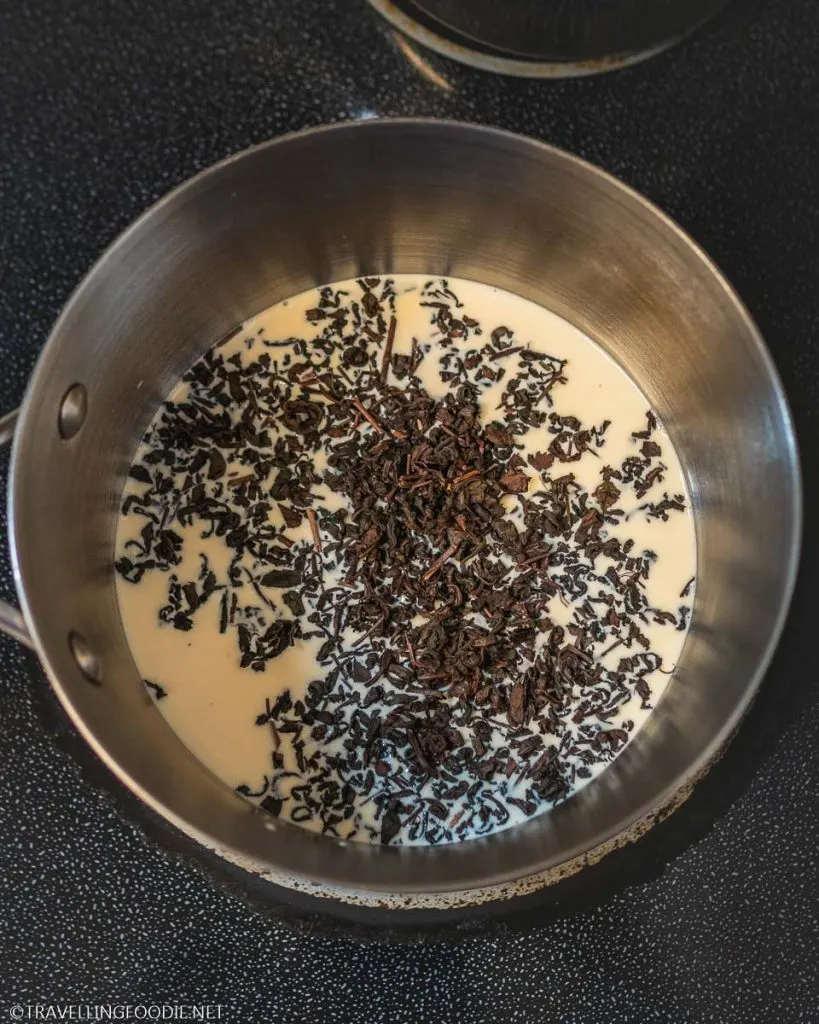 Roasted Oolong Tea Leaves with Milk on Pot
