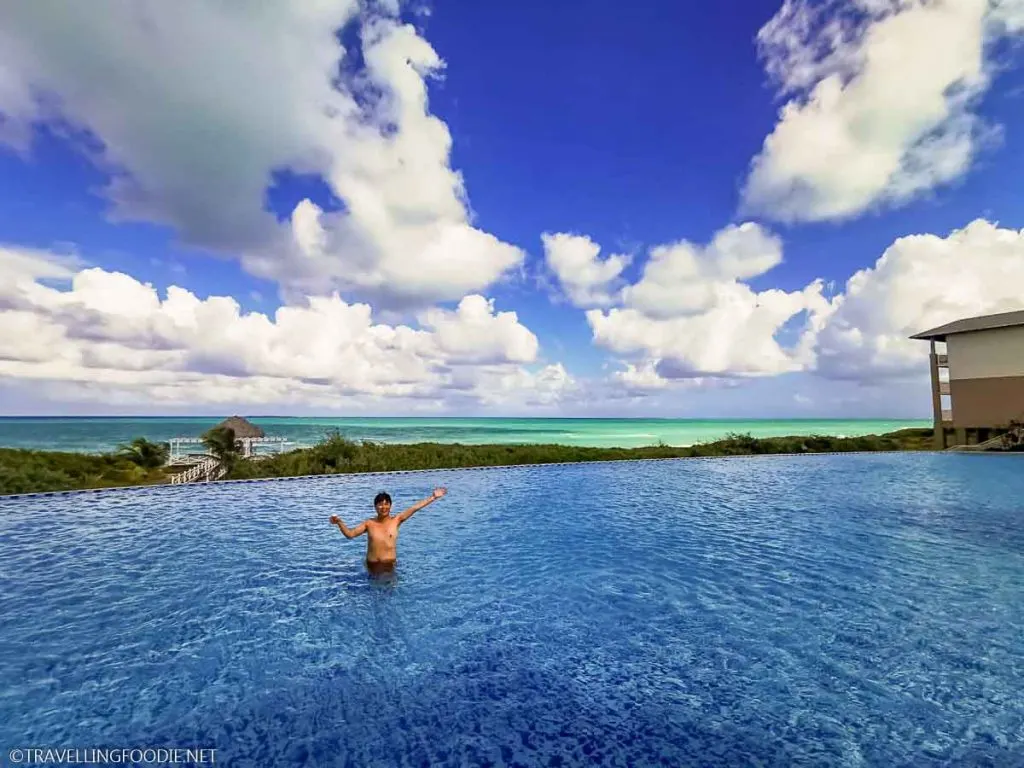 Travelling Foodie Raymond Cua at Gran Muthu Imperial Infinity Pool