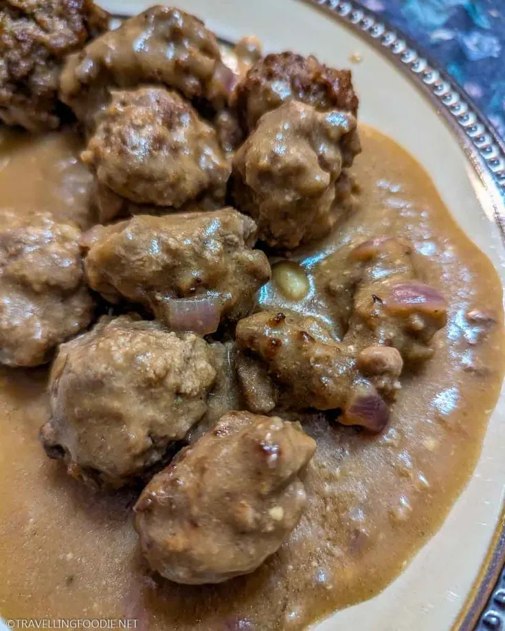 Beef Meatballs in Brown Gravy