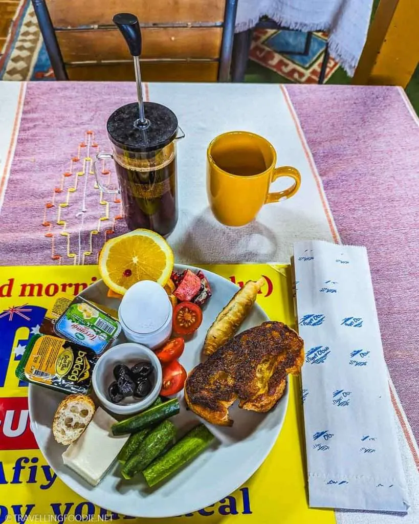 Breakfast at Anz Guesthouse pansiyon in Sel&ccedil;uk, Turkiye