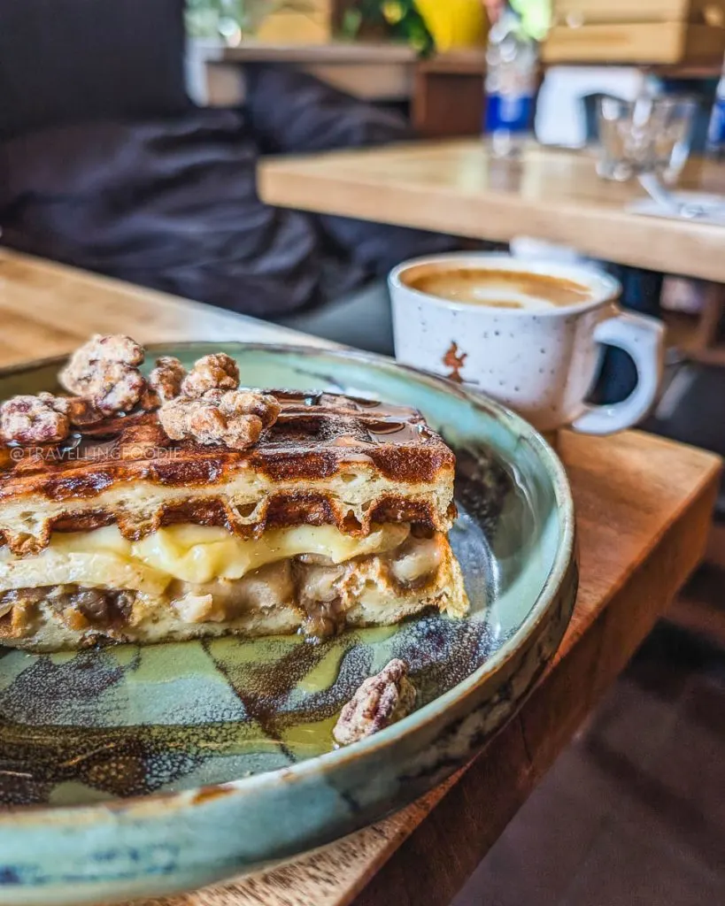 Breakfast at Chez MAUDE épicerie/laboratoire culinaire in Maizeret, Quebec City