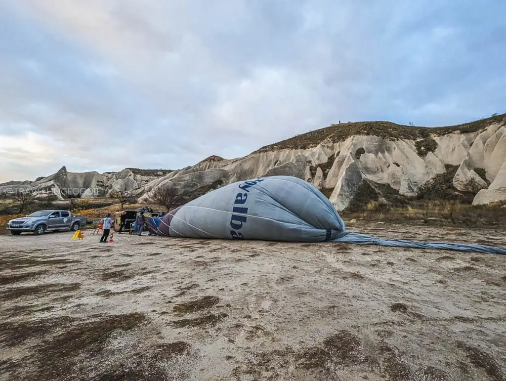 Royal Balloon inflating